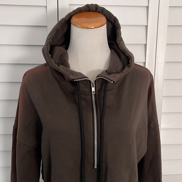 Brown Cropped Hoodie with front Zipper and new colors fabric - Picture 2 of 10